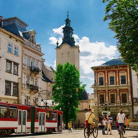 Сучасні Апартаменти На Площі Ринок З Панорамним Видом На Дахи Львова Exterior photo