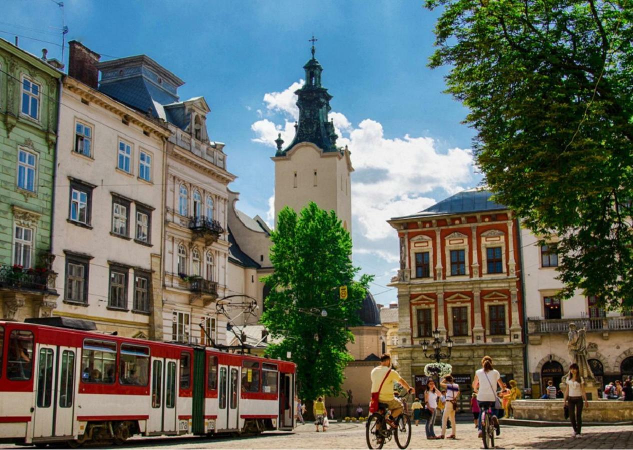 Сучасні Апартаменти На Площі Ринок З Панорамним Видом На Дахи Львова Exterior photo