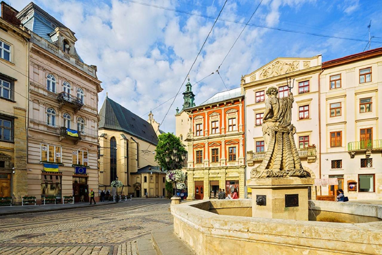 Сучасні Апартаменти На Площі Ринок З Панорамним Видом На Дахи Львова Exterior photo